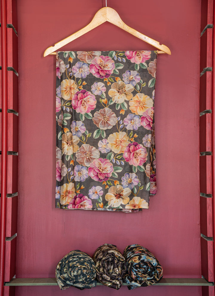 Embroidered floral Chinons