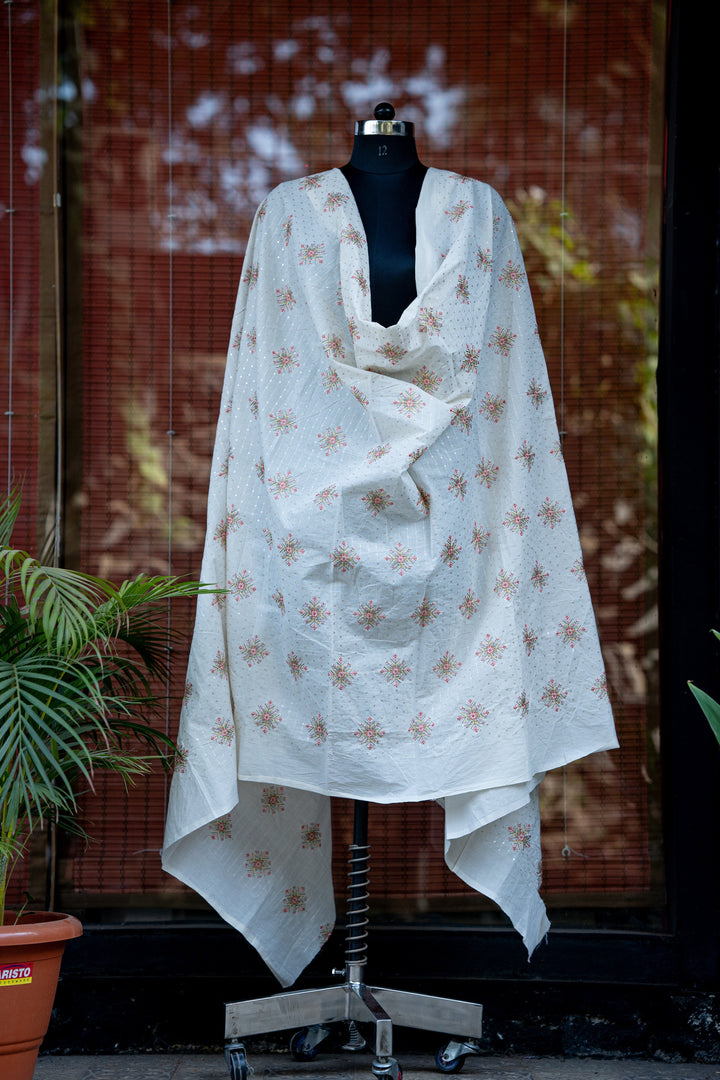 Embroiderd cambric cotton